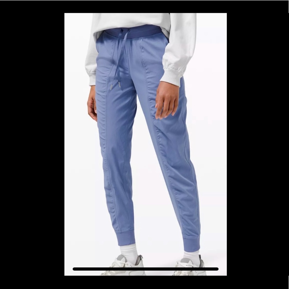 Lululemon dance studio jogger size 0 mid rise Color: water drop New without tags